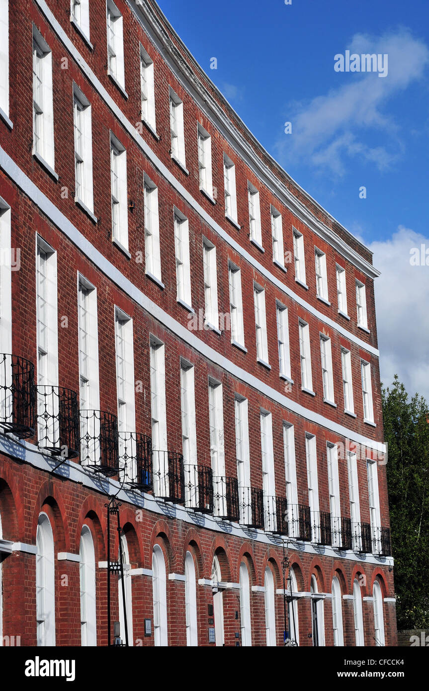 Une terrasse de style Régence sous la forme d'un croissant à Exeter, Devon, Angleterre Banque D'Images