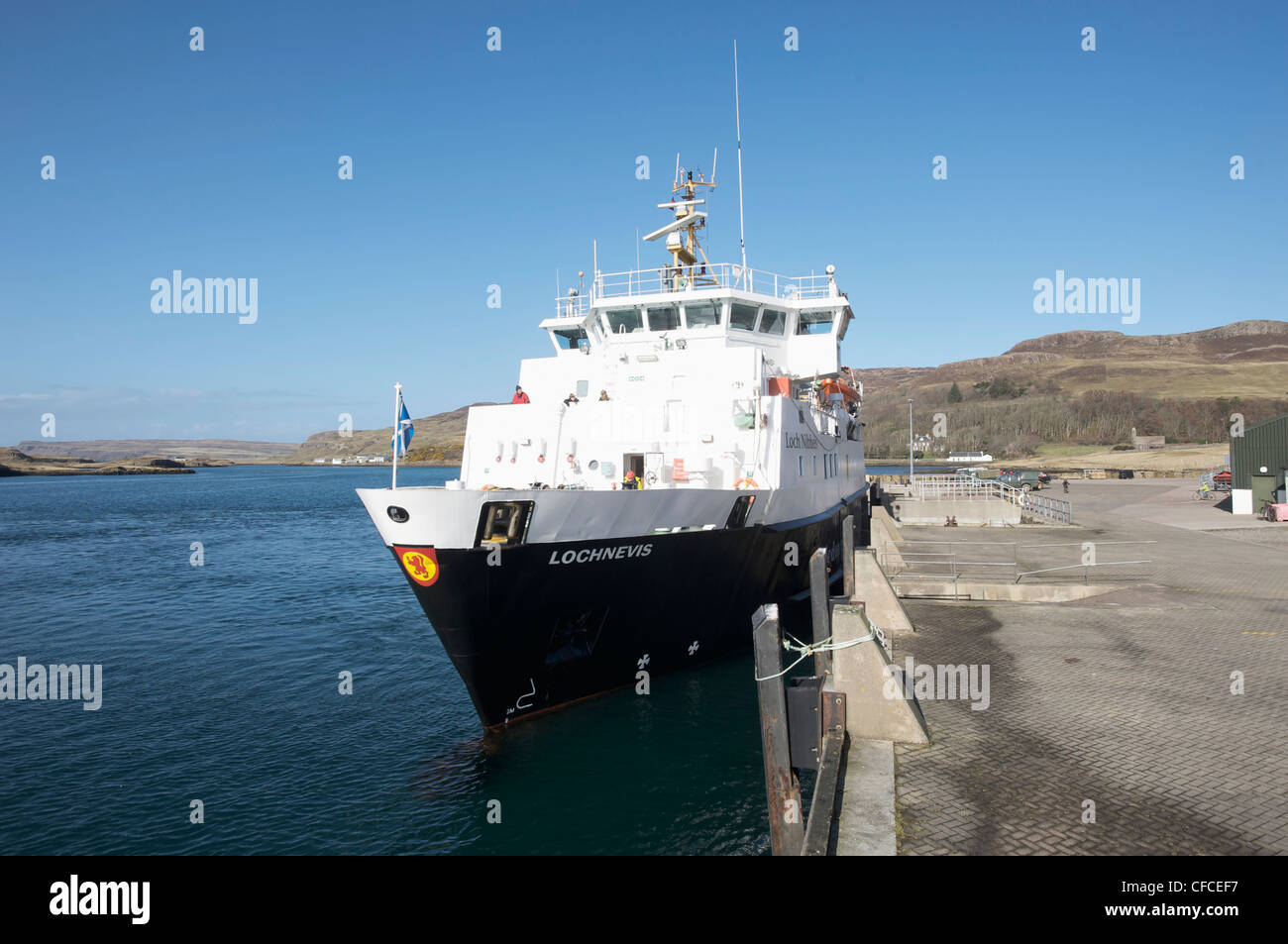 Ferry Caledonian MacBrayne Loch Nevis avec le dock, Canna, Hébrides intérieures, Ecosse Banque D'Images