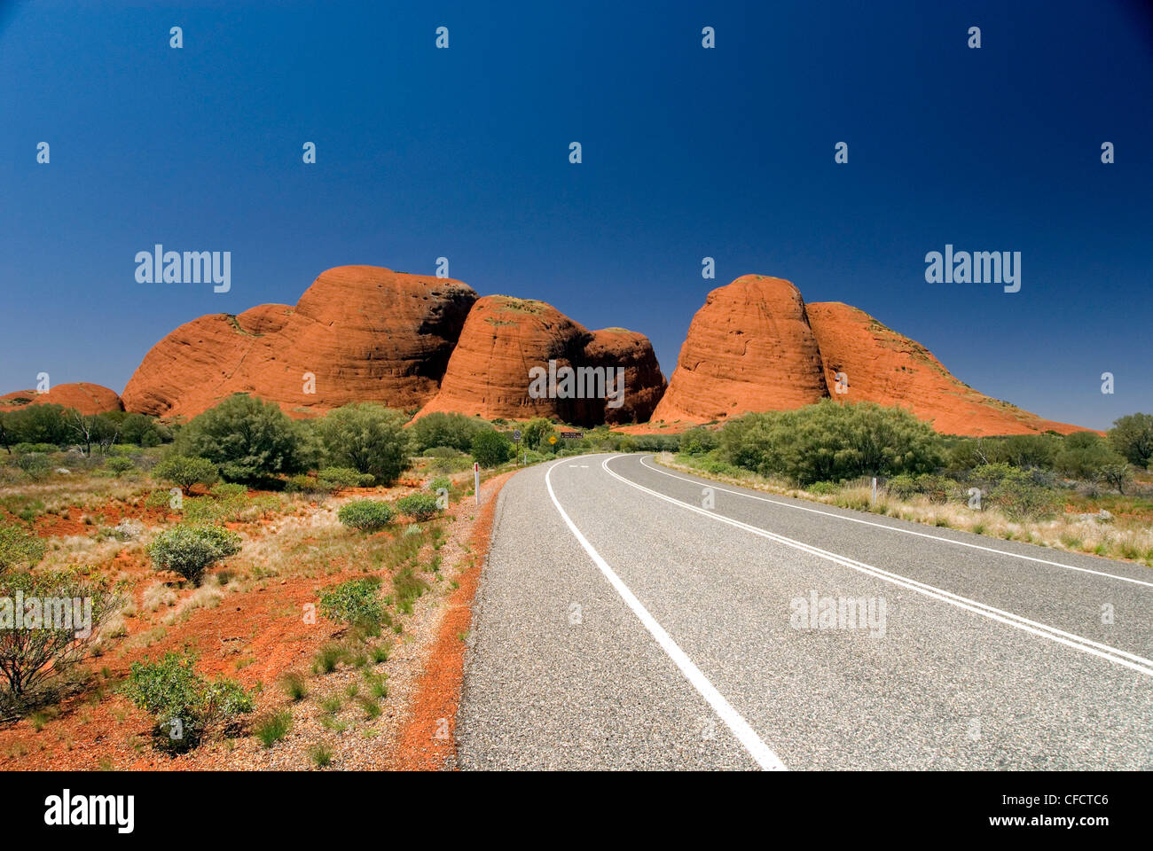 Les Olgas, Monolithes de grès dur, près de l'Uluru (Ayers Rock), le Parc National d'Uluru-Kata Tjuta, Territoire du Nord, Australie Banque D'Images