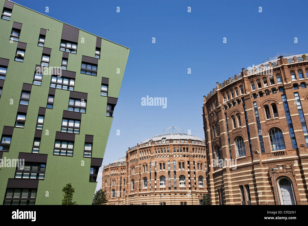 Appartements résidentiel verdoyant et converti, gazomètres gazomètre City, mijoter, Vienne, Autriche, Europe Banque D'Images