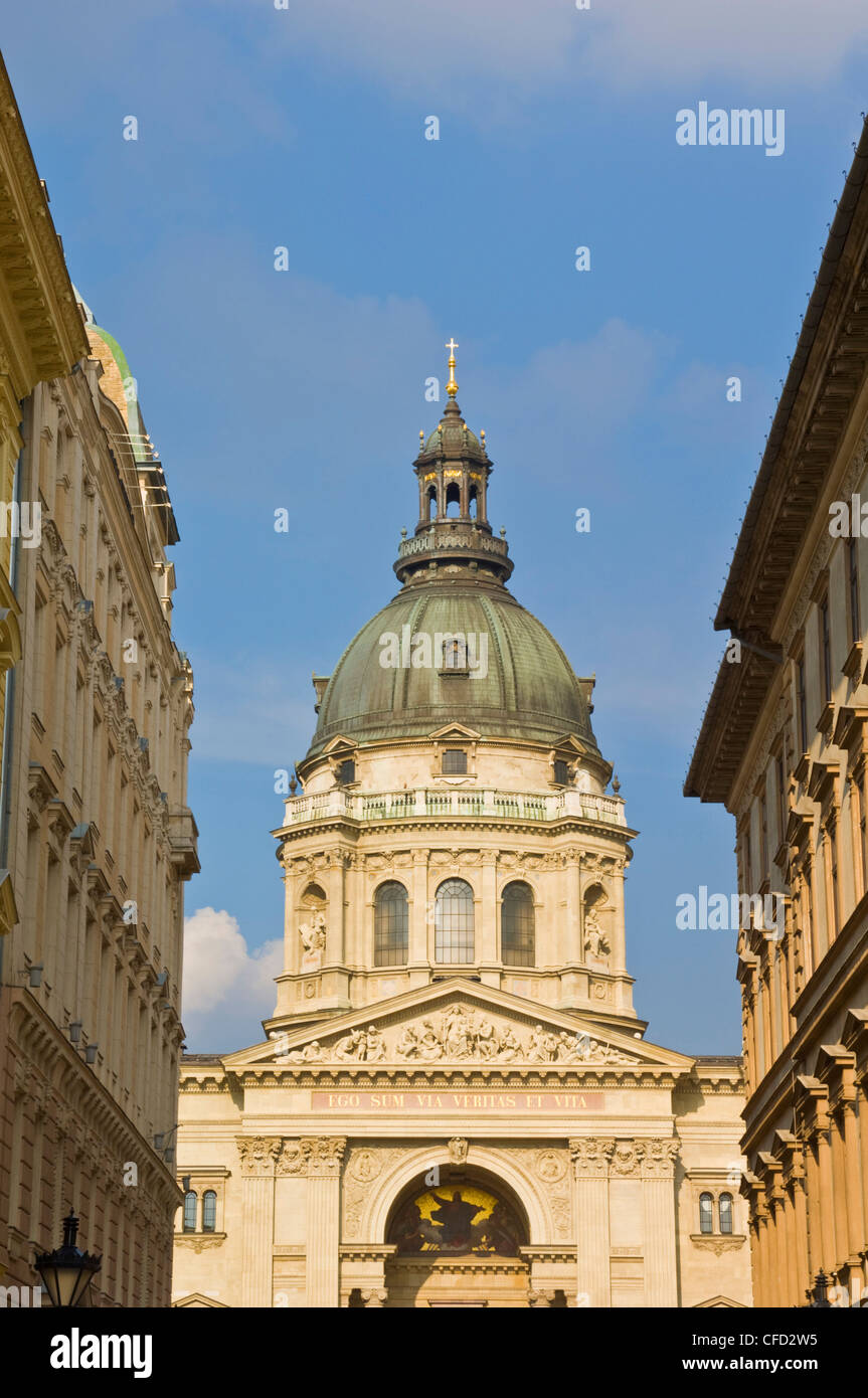 Le dôme de style néo-renaissance de la basilique Saint-Étienne, le centre de Budapest, Hongrie, Europe Banque D'Images