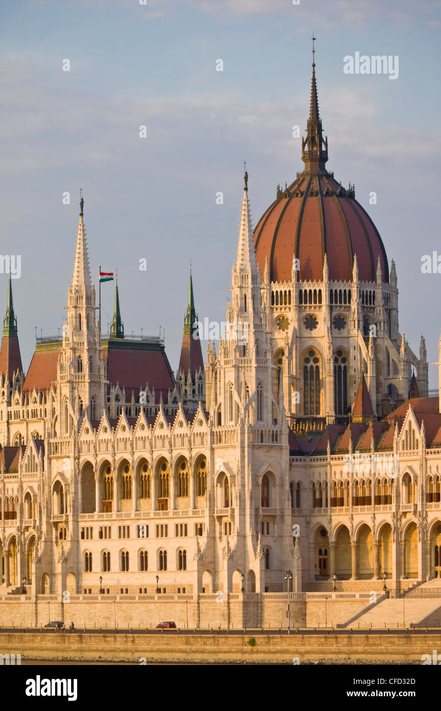 Le Parlement hongrois, de style néo-gothique, l'édifice conçu par Imre Steindl, UNESCO World Heritage Site, Budapest, Hongrie, Europe Banque D'Images