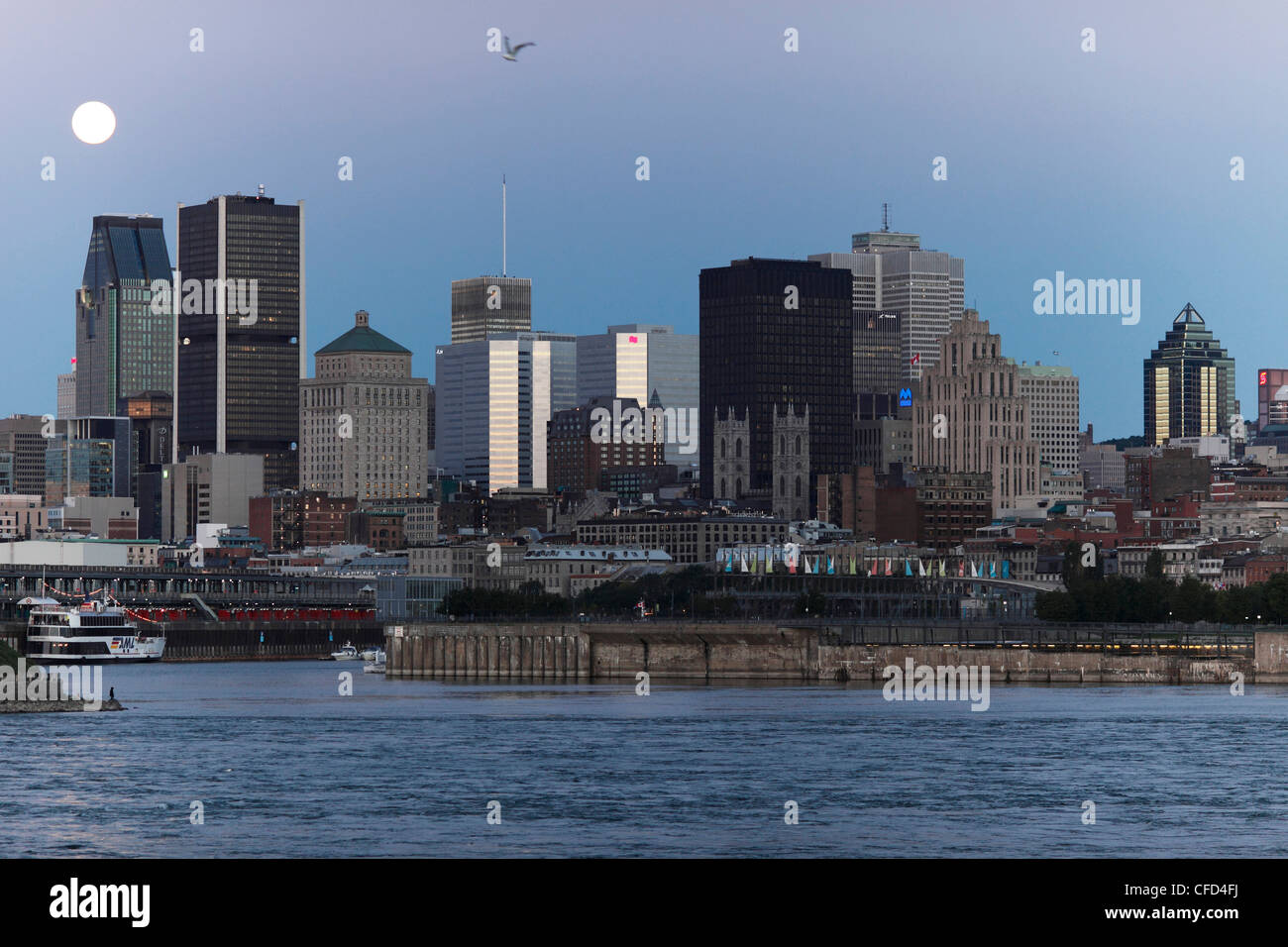 Vue sur Montréal au lever de lune, Québec, Canada Banque D'Images