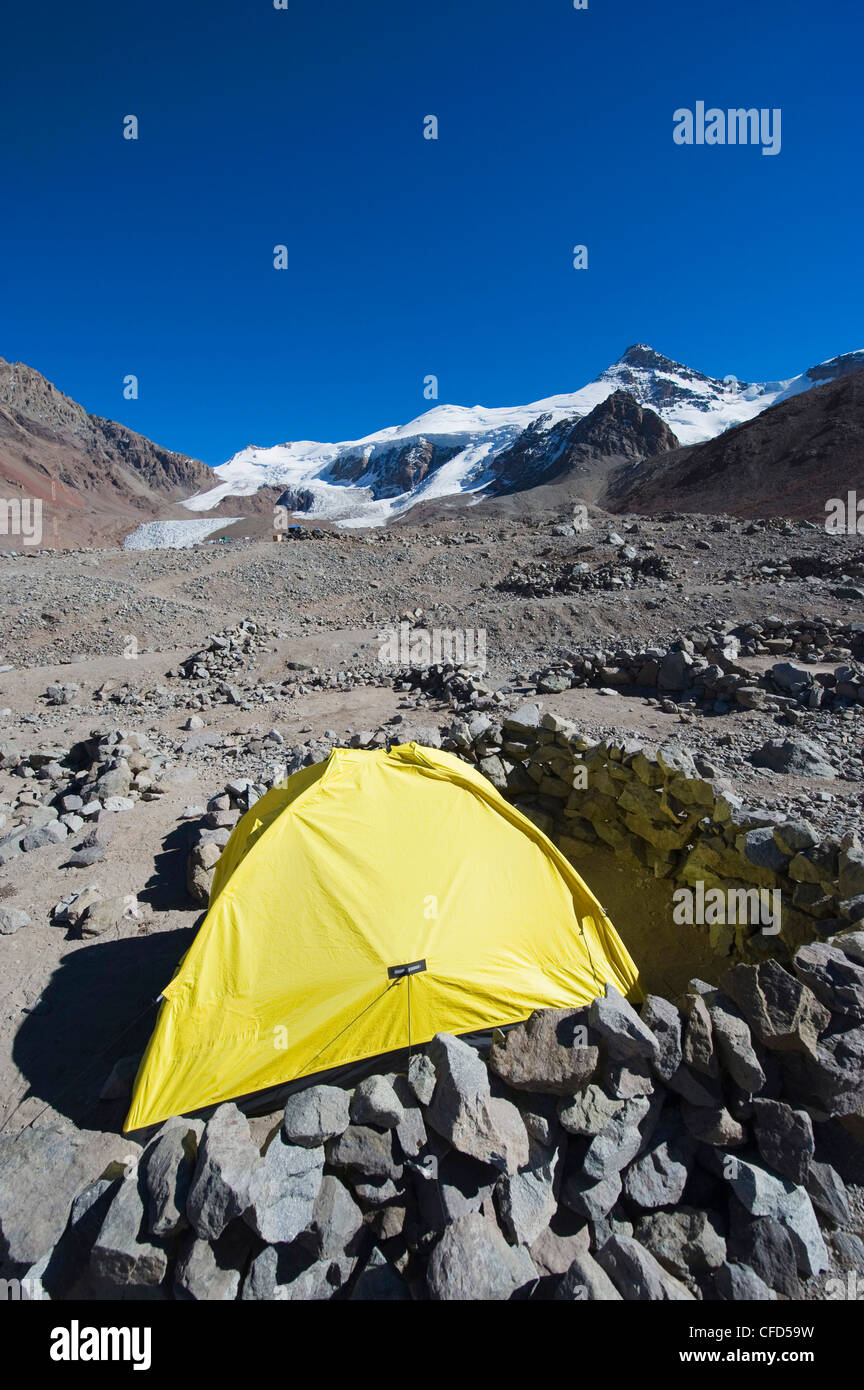 Tente au camp de base Plaza de Mulas, Aconcagua 6962m, le Parc Provincial  Aconcagua, Andes, Argentine Photo Stock - Alamy