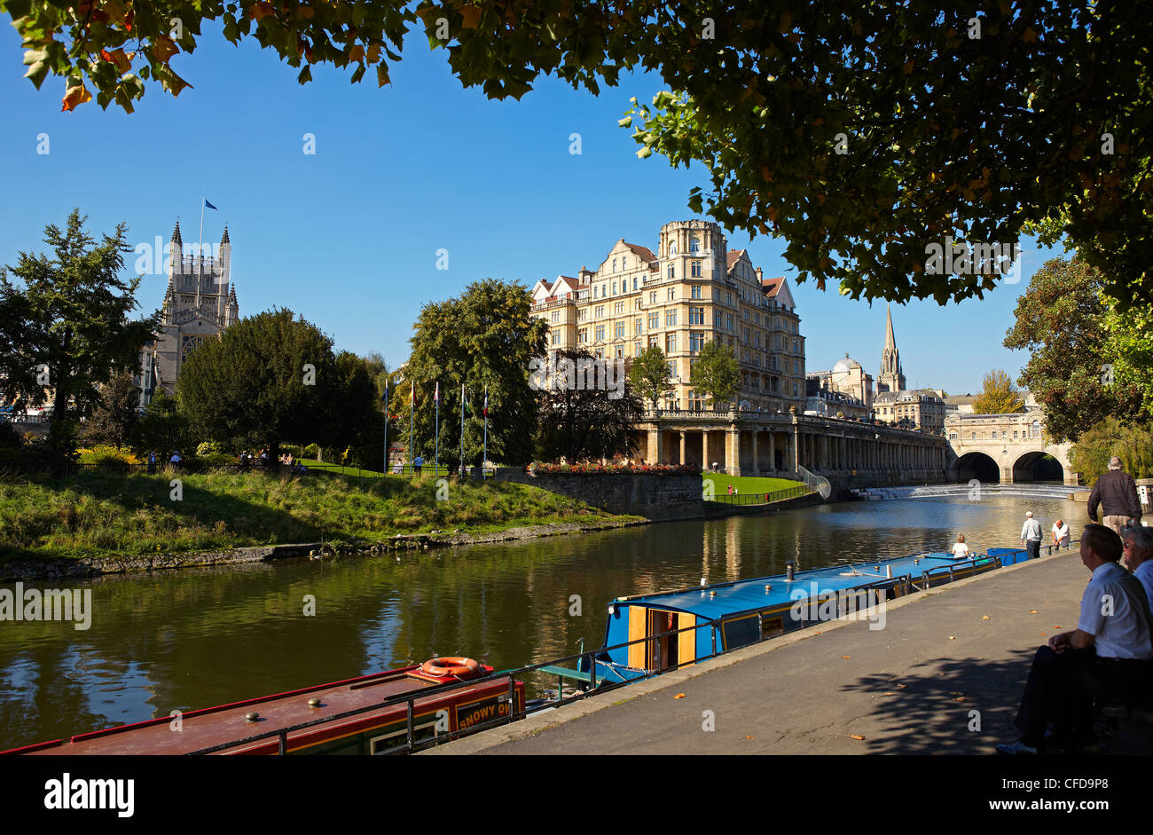 L'Abbaye de Bath, l'Hôtel Abbey et Pulteney Bridge, Bath, Angleterre, Royaume-Uni Banque D'Images