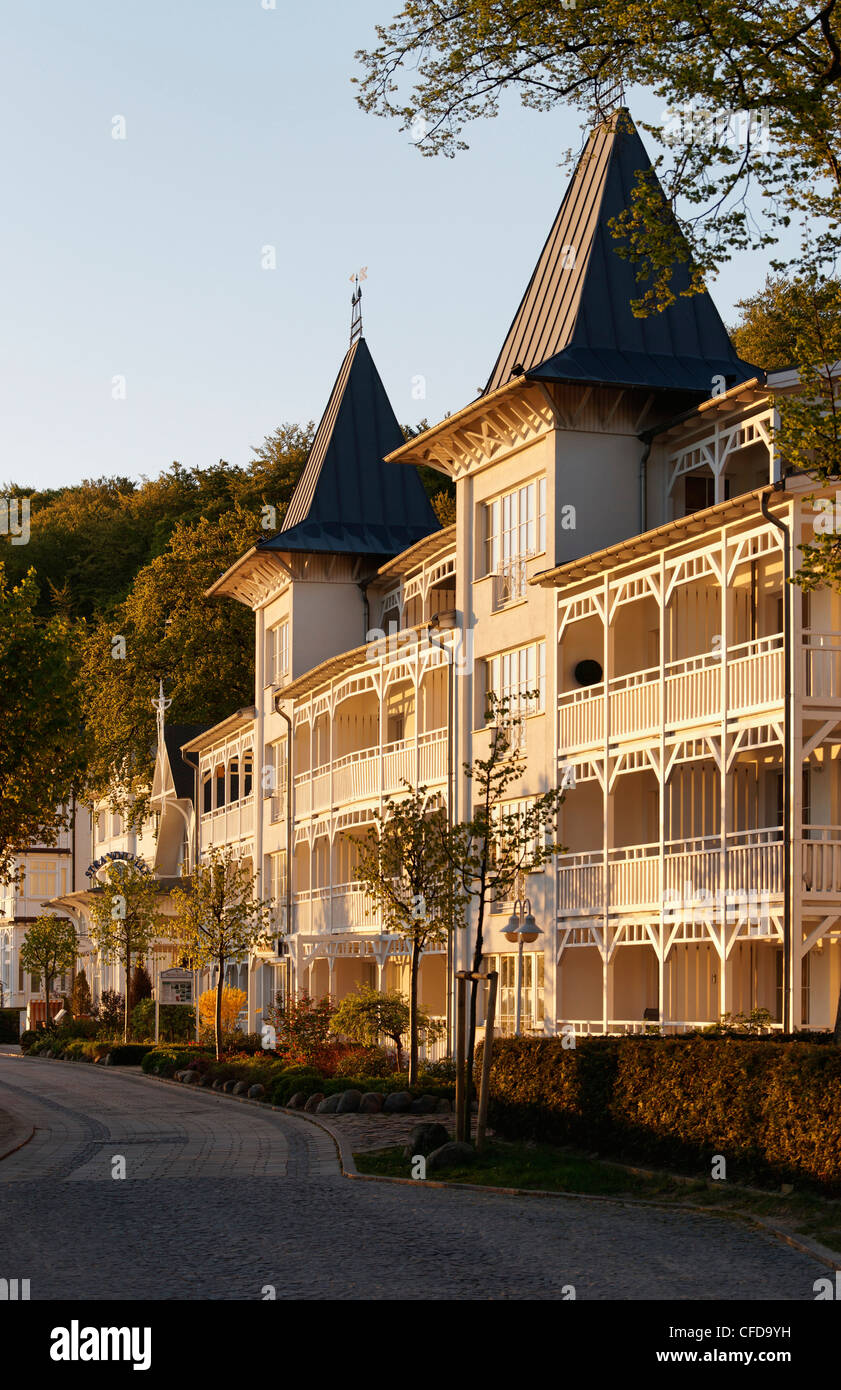 Seeschloss Villa sur le front de mer, station balnéaire de Binz, la mer Baltique, l'île de Rügen, Mecklembourg-Poméranie-Occidentale, Allemagne Banque D'Images