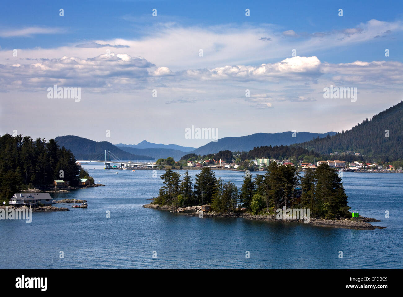 Les petites îles dans la baie Sitka, sud-est de l'île Baranof, Alaska, États-Unis d'Amérique, Banque D'Images