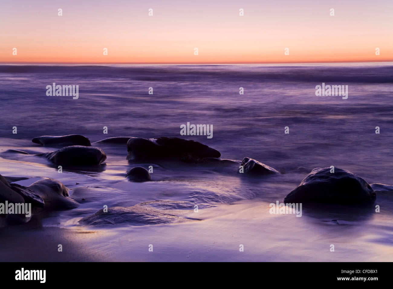 Rochers et plage au coucher du soleil, La Jolla, San Diego County, Californie, États-Unis d'Amérique, Banque D'Images