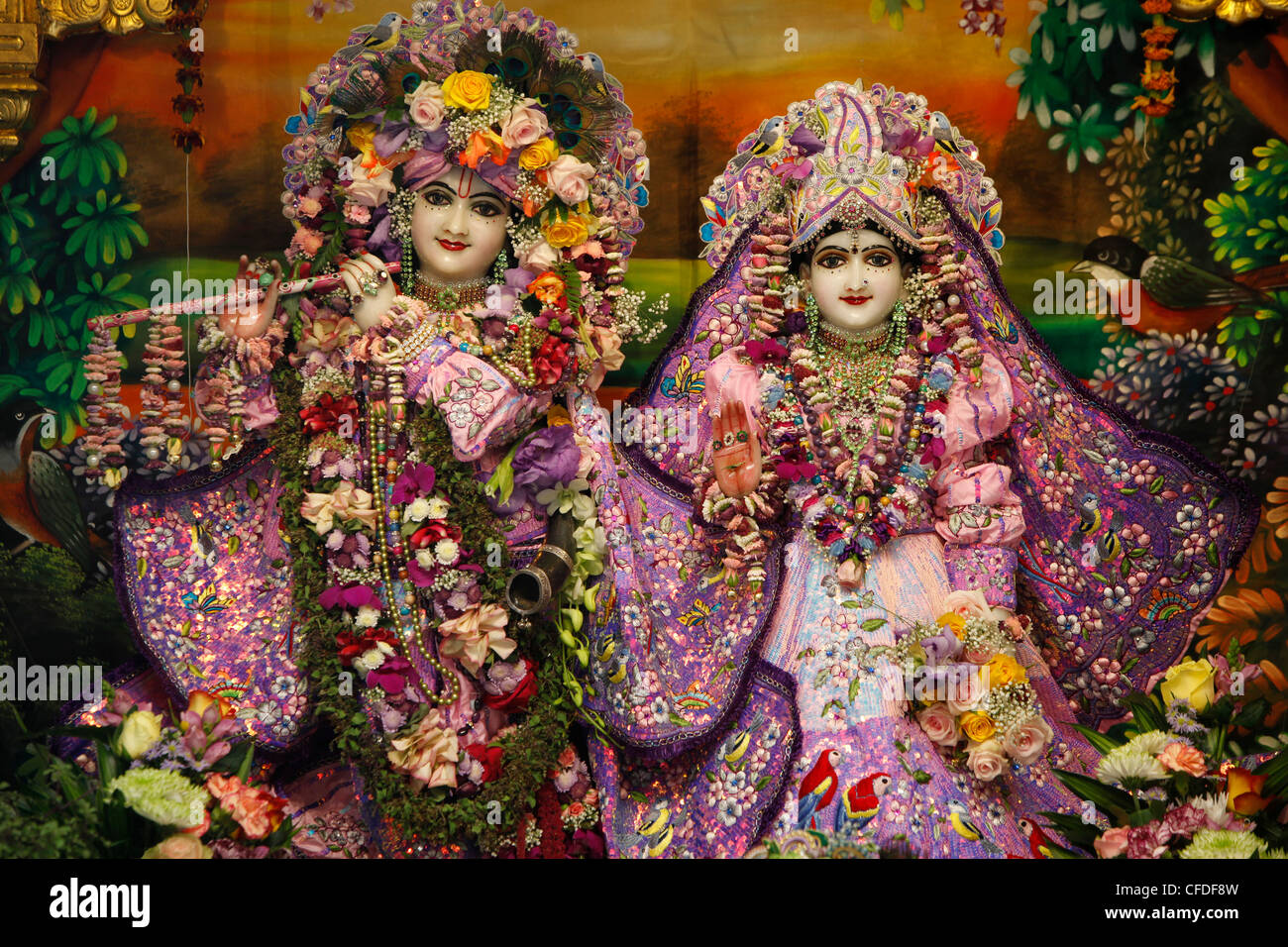 Krishna et Rada statues au Bhaktivedanta Manor (ISKCON temple Hare Krishna), Watford, Hertfordshire, Angleterre, Royaume-Uni Banque D'Images