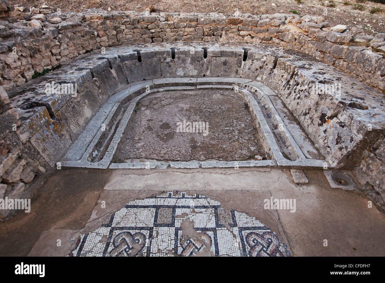 Les ruines romaines de Dougga, site archéologique, site du patrimoine mondial de l'UNESCO, la Tunisie, l'Afrique du Nord, Afrique Banque D'Images