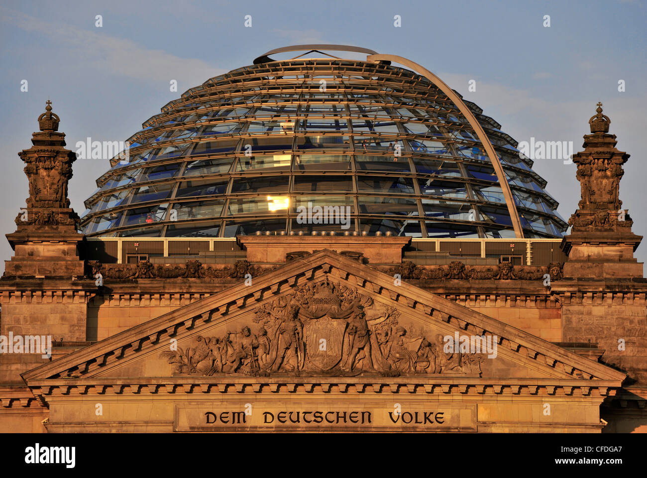 Coupole du Reichstag dans la lumière du soleil, Mitte, Berlin, Germany, Europe Banque D'Images