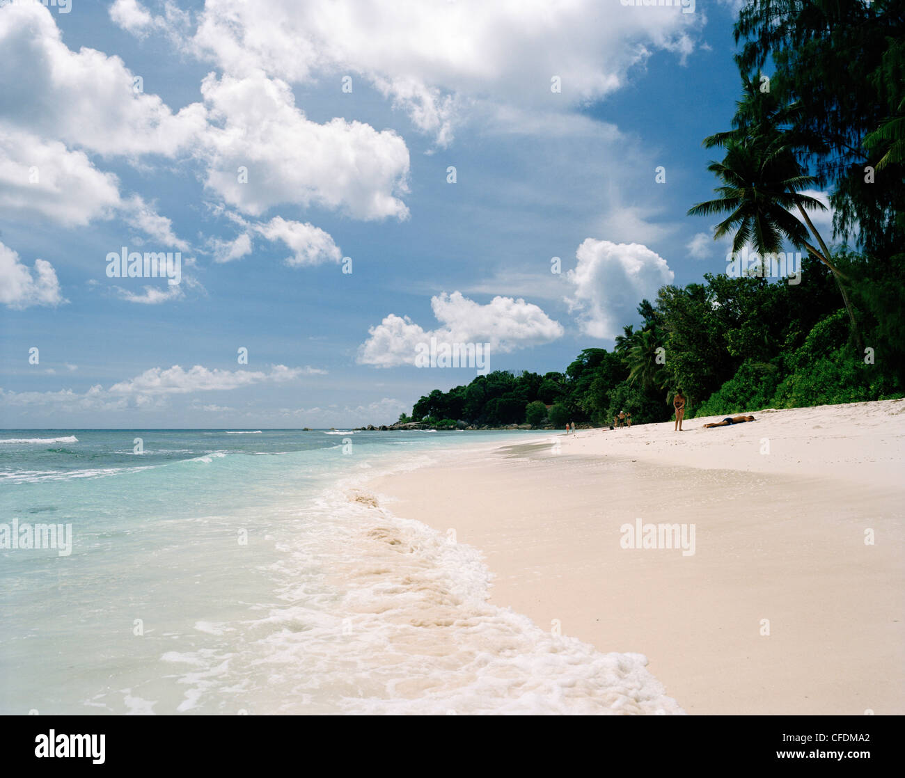 Plage d'Anse sévère au soleil, le nord-ouest de La Digue, La Digue et les Îles intérieures, République des Seychelles, océan Indien Banque D'Images