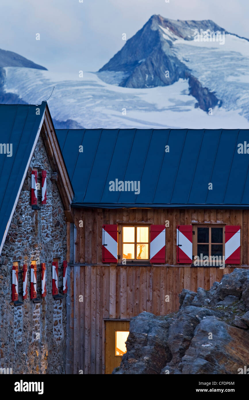 Chalet de montagne dans la soirée, Ramolhaus, Obergurgl, Alpes Ötztal, Tyrol, Autriche, Europe Banque D'Images