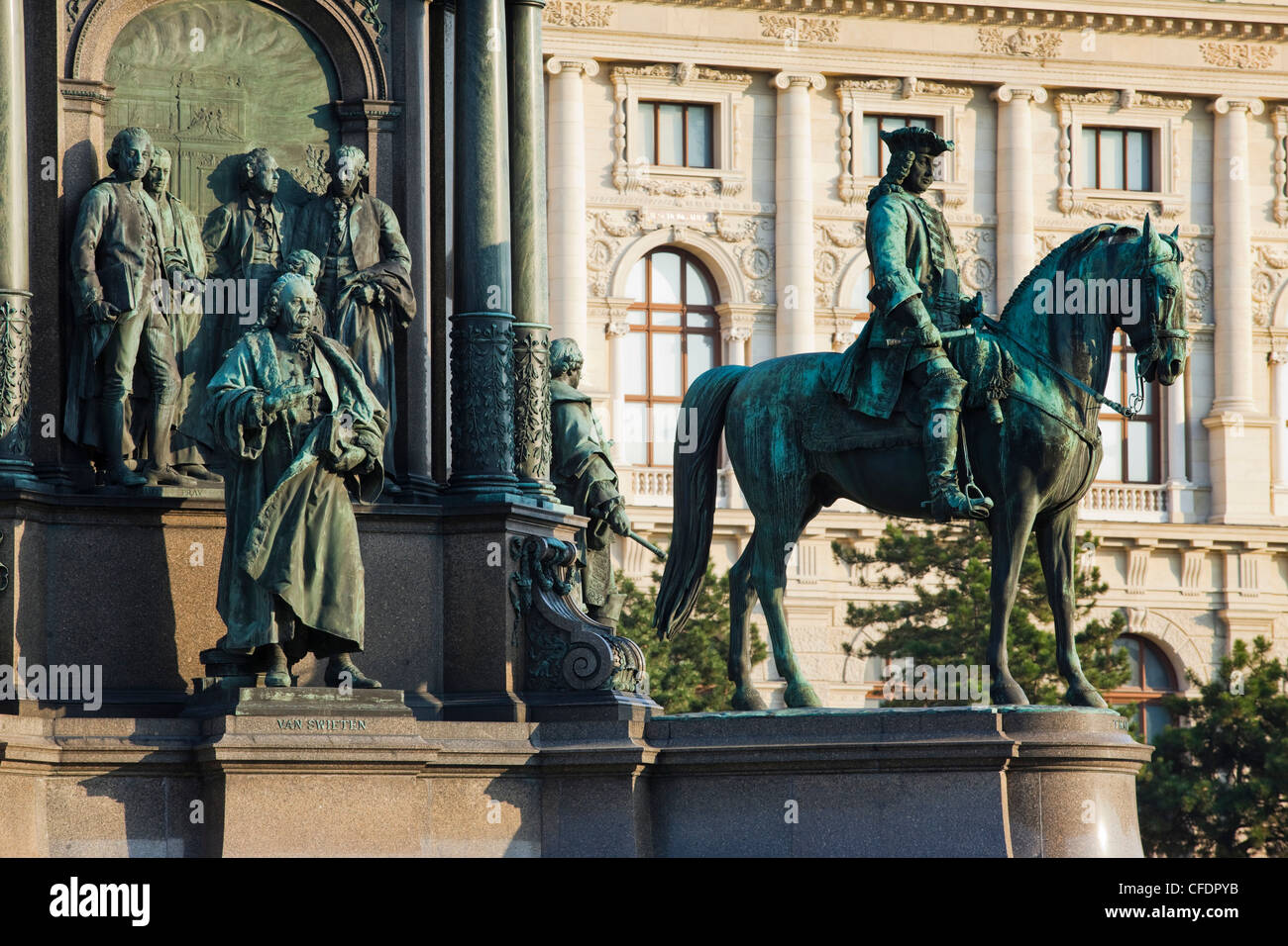 Musée des beaux-arts avec Statue de Maria Theresa, Vienne, Autriche Banque D'Images