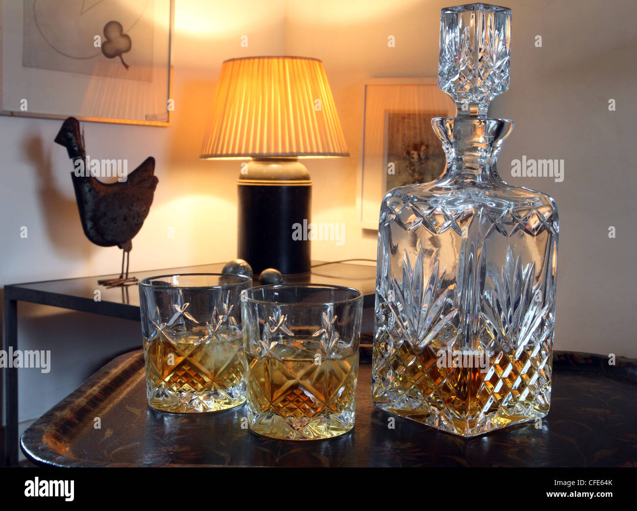 Carafe à whisky en cristal de plomb de Cavan et verres Banque D'Images