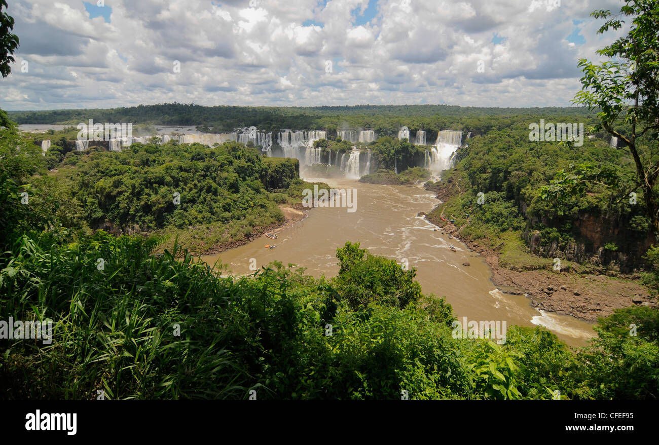Chutes d'Iguazu et rivière d'Iguazu, Misiones, Argentine Banque D'Images