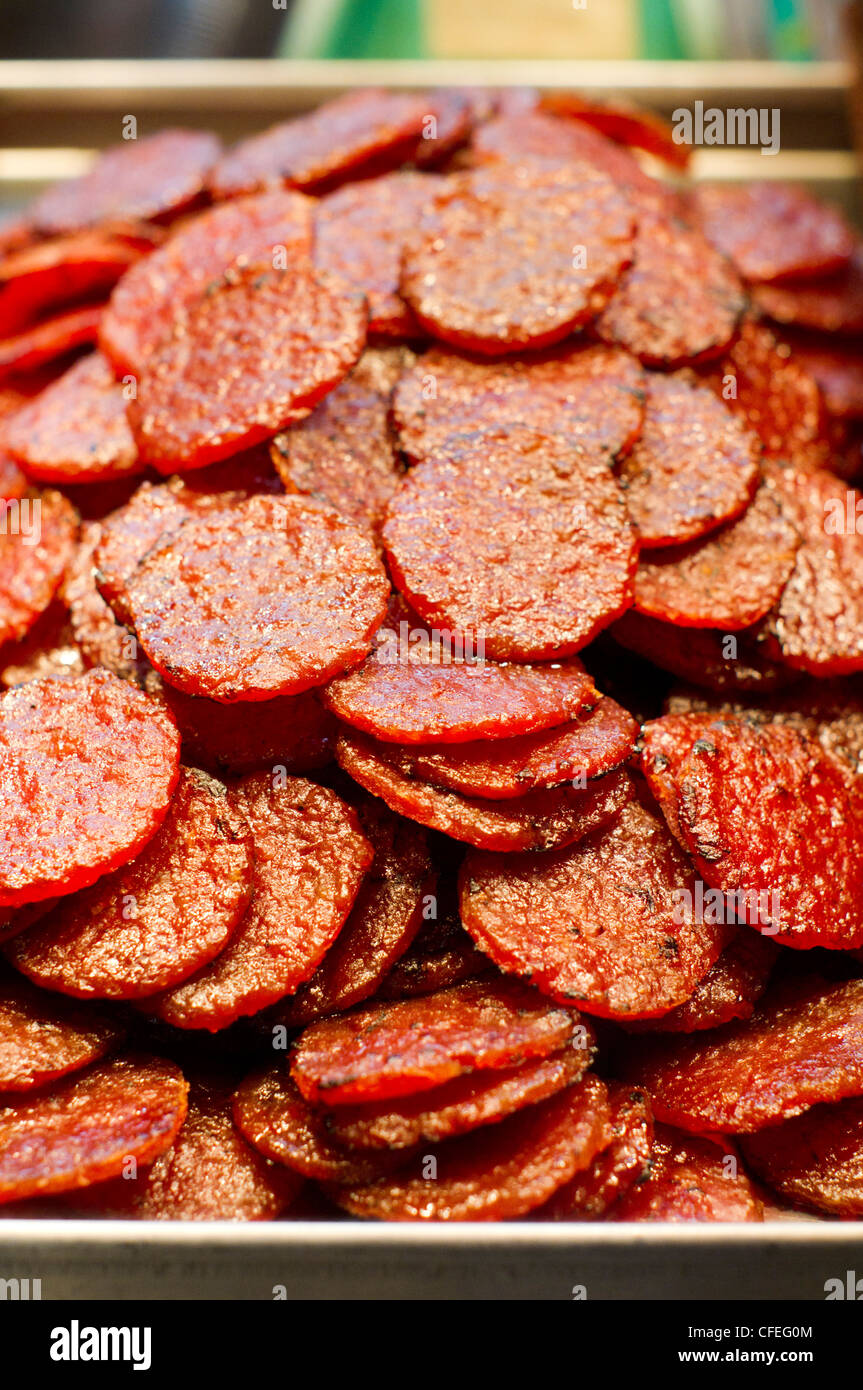 Bakkwa, est un Chinois sucré-salé de la viande séchée produit similaire à saccadée, photo est prise à Chinatown de Kuala Lumpur. Banque D'Images