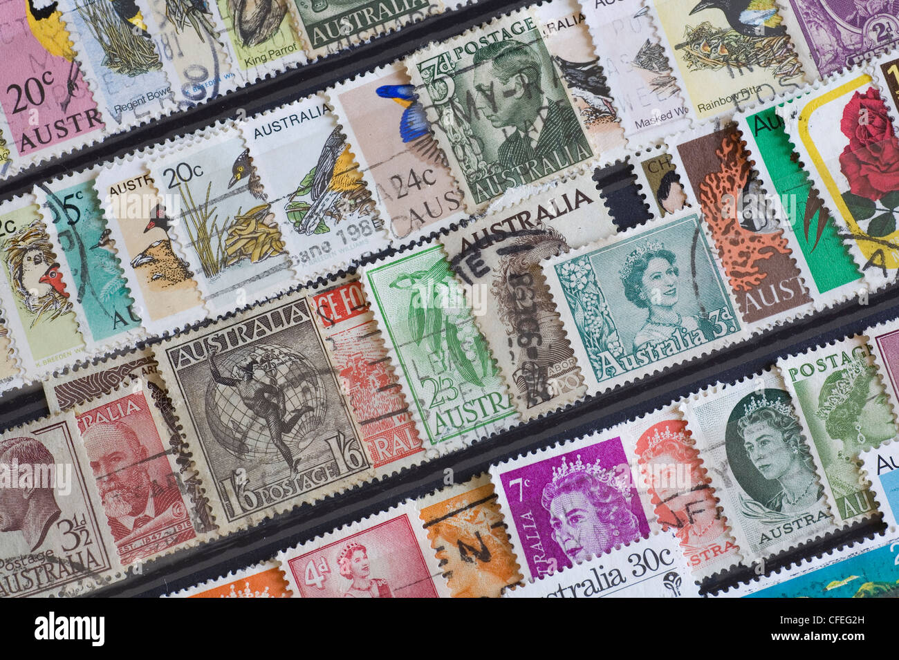 Les timbres australiens dans une collection d'albums de timbres Banque D'Images