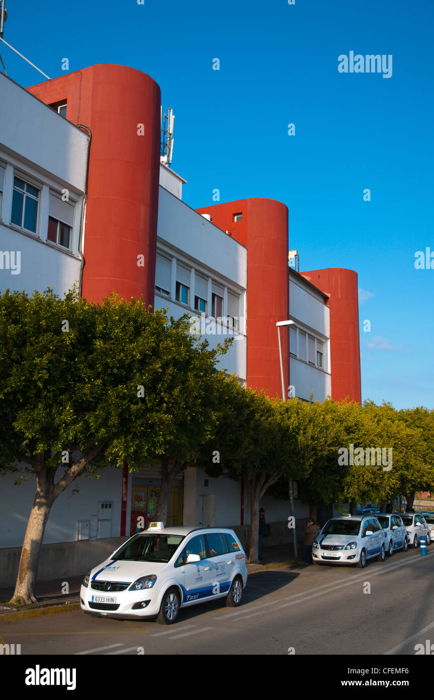 Des taxis à l'extérieur de la station de bus Marbella Andalousie Espagne Europe Banque D'Images