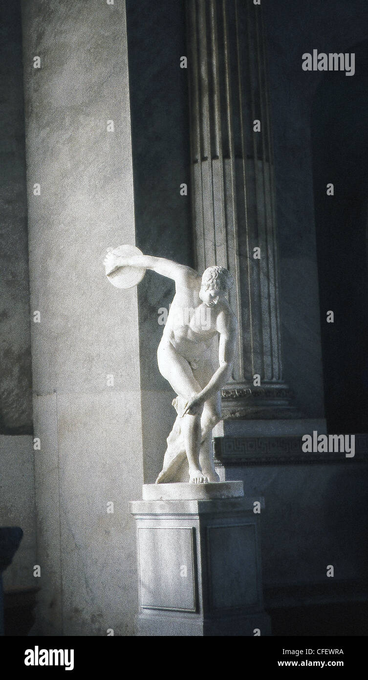 La copie de la Discobole, lanceur (Lancer du disque) de l'ancien sculpteur grec Myron d Eleutherae qui vivait à la mi-5e siècle avant J.-C. Banque D'Images