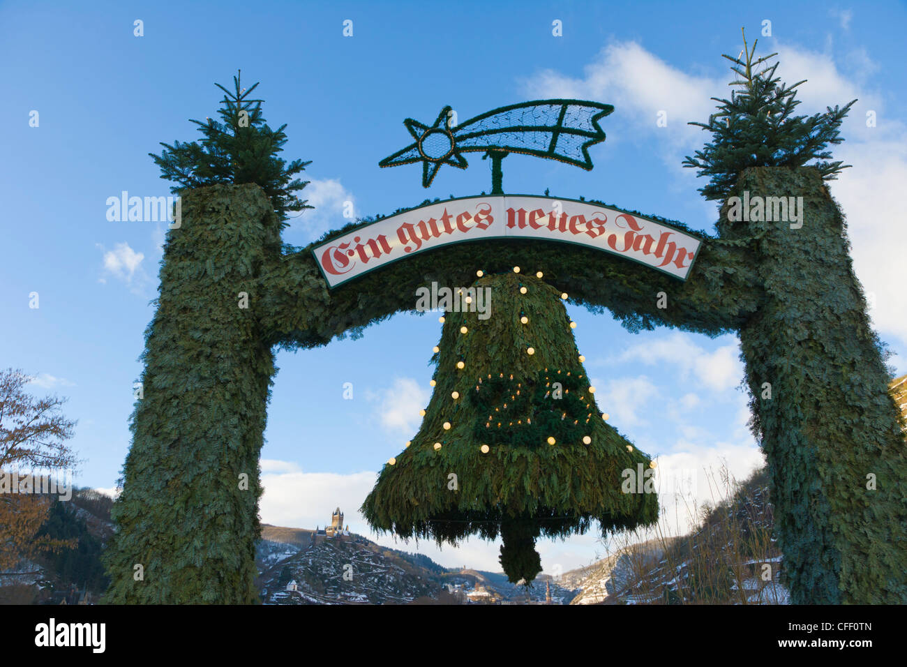 Décoration Nouvel An et Château Reichsburg Cochem, Cochem, Moselle, Moselle, vallée, Rhénanie-Palatinat, Allemagne, l'hiver Banque D'Images