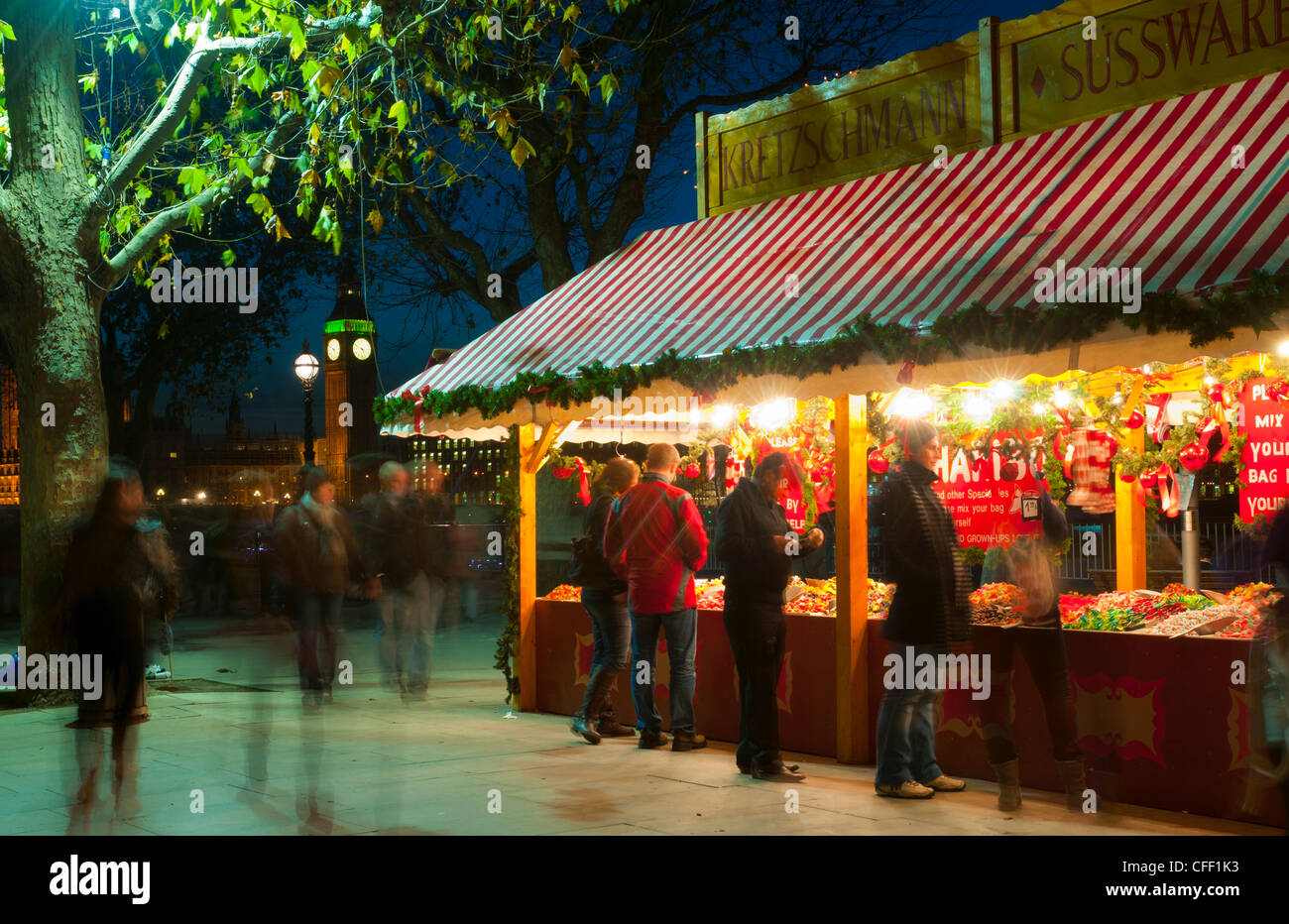 Marché de Noël, le Southbank, Londres, Angleterre, Royaume-Uni, Europe Banque D'Images Marché de Noël, le Southbank, Londres, Angleterre, Royaume-Uni, Europe Banque D'Images