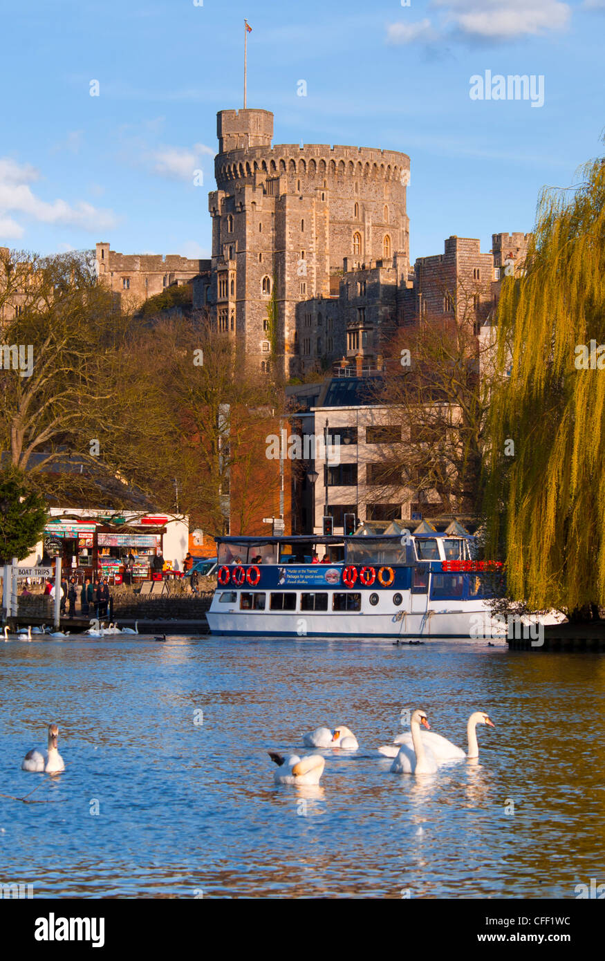 Le Château de Windsor et la Tamise, Windsor, Berkshire, Angleterre, Royaume-Uni, Europe Banque D'Images Le Château de Windsor et la Tamise, Windsor, Berkshire, Angleterre, Royaume-Uni, Europe Banque D'Images