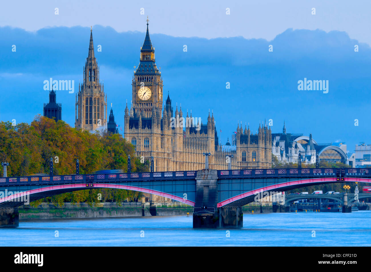 Lambeth Bridge et des chambres du Parlement, l'UNESCO World Heritage Site, Londres, Angleterre, Royaume-Uni, Europe Banque D'Images Lambeth Bridge et des chambres du Parlement, l'UNESCO World Heritage Site, Londres, Angleterre, Royaume-Uni, Europe Banque D'Images