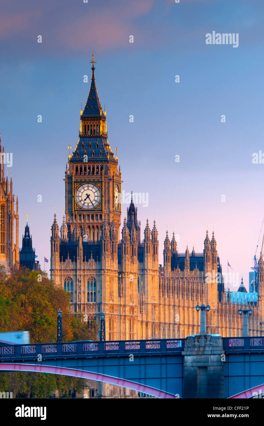 Lambeth Bridge et des chambres du Parlement, l'UNESCO World Heritage Site, Londres, Angleterre, Royaume-Uni, Europe Banque D'Images Lambeth Bridge et des chambres du Parlement, l'UNESCO World Heritage Site, Londres, Angleterre, Royaume-Uni, Europe Banque D'Images