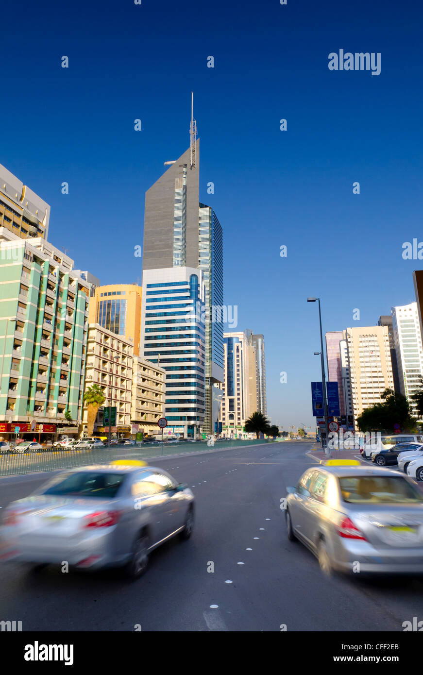 La quatrième rue (Street), Abu Dhabi, Émirats arabes unis, Moyen Orient Banque D'Images