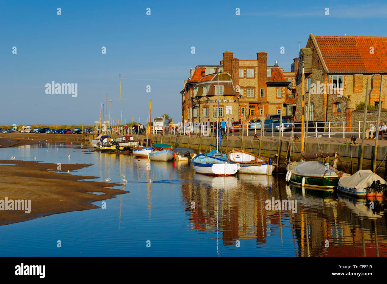 Le port sur gélose Creek, Blakeney, Norfolk, Angleterre, Royaume-Uni, Europe Banque D'Images Le port sur gélose Creek, Blakeney, Norfolk, Angleterre, Royaume-Uni, Europe Banque D'Images