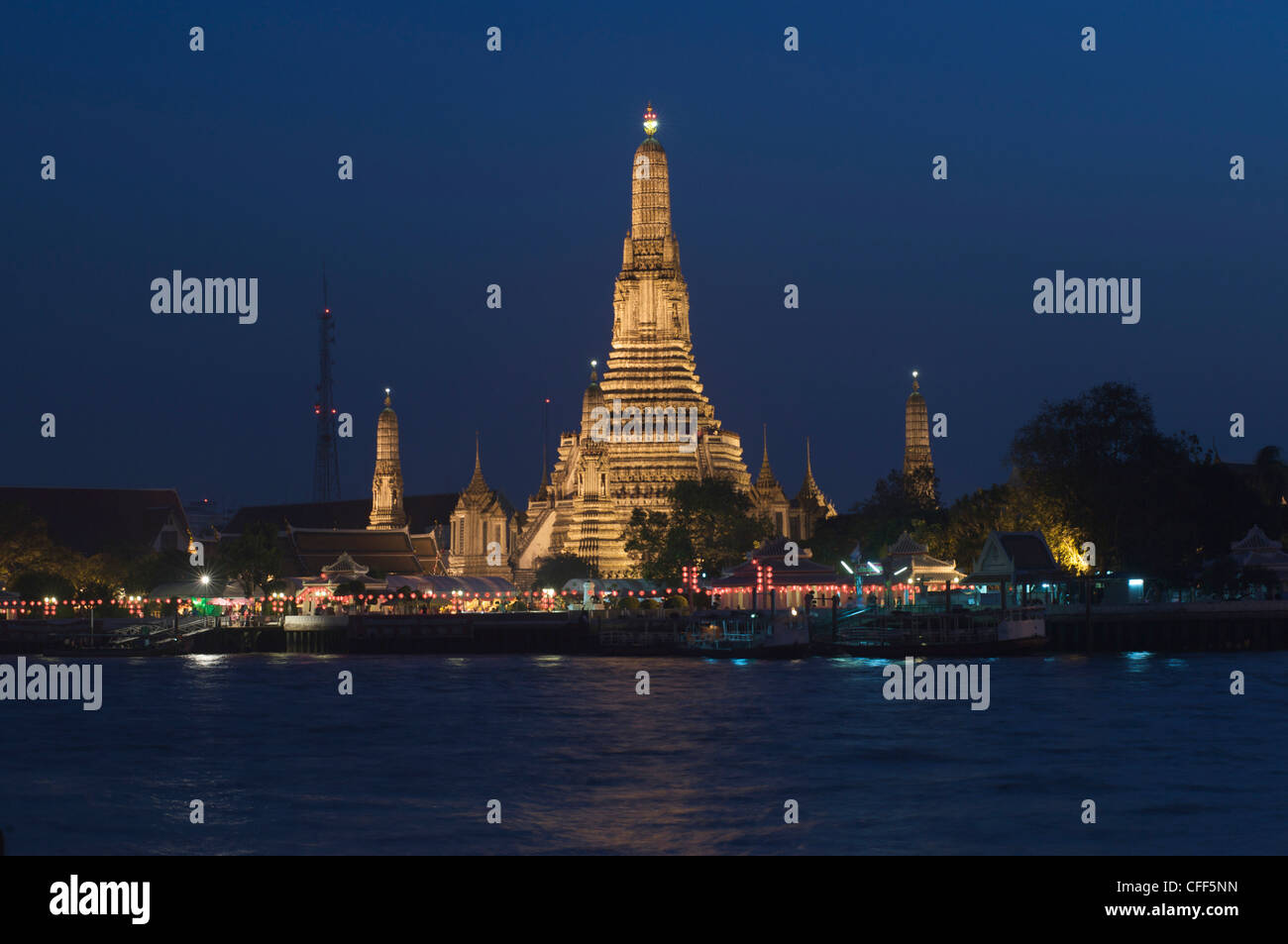Wat Arun, temple de la nuit, à la rivière Chao Phraya, Bangkok, Thaïlande, Asie Banque D'Images