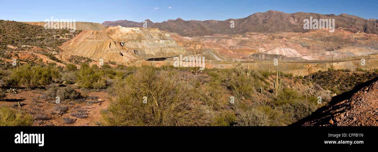 Ray, mine de cuivre près de Superior, Arizona, USA. Grande mine à ciel ouvert. Banque D'Images