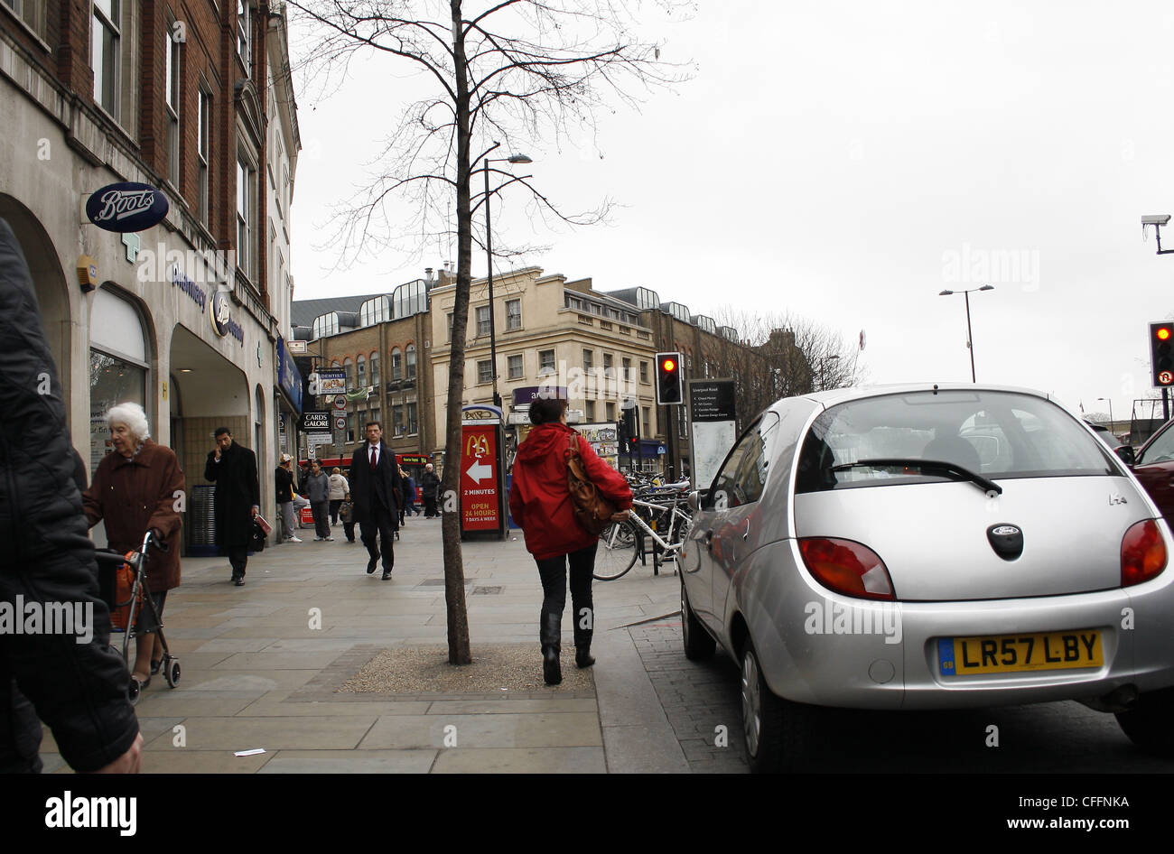 Boutiques sur Upper Street, London, England, UK Banque D'Images
