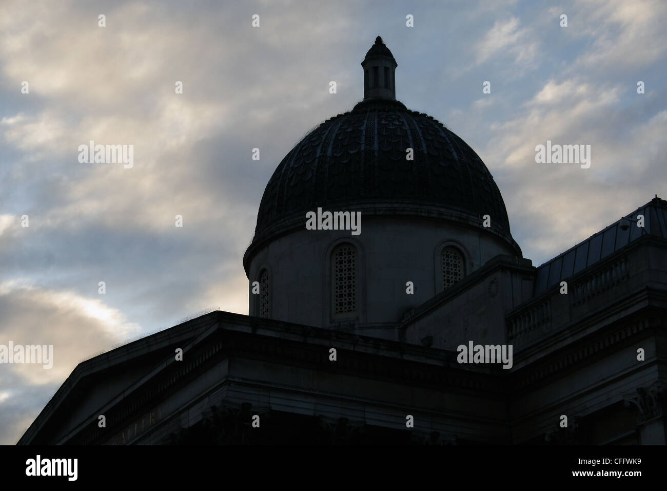 Toit de la galerie nationale. Trafalgar Square, London, England, UK Banque D'Images