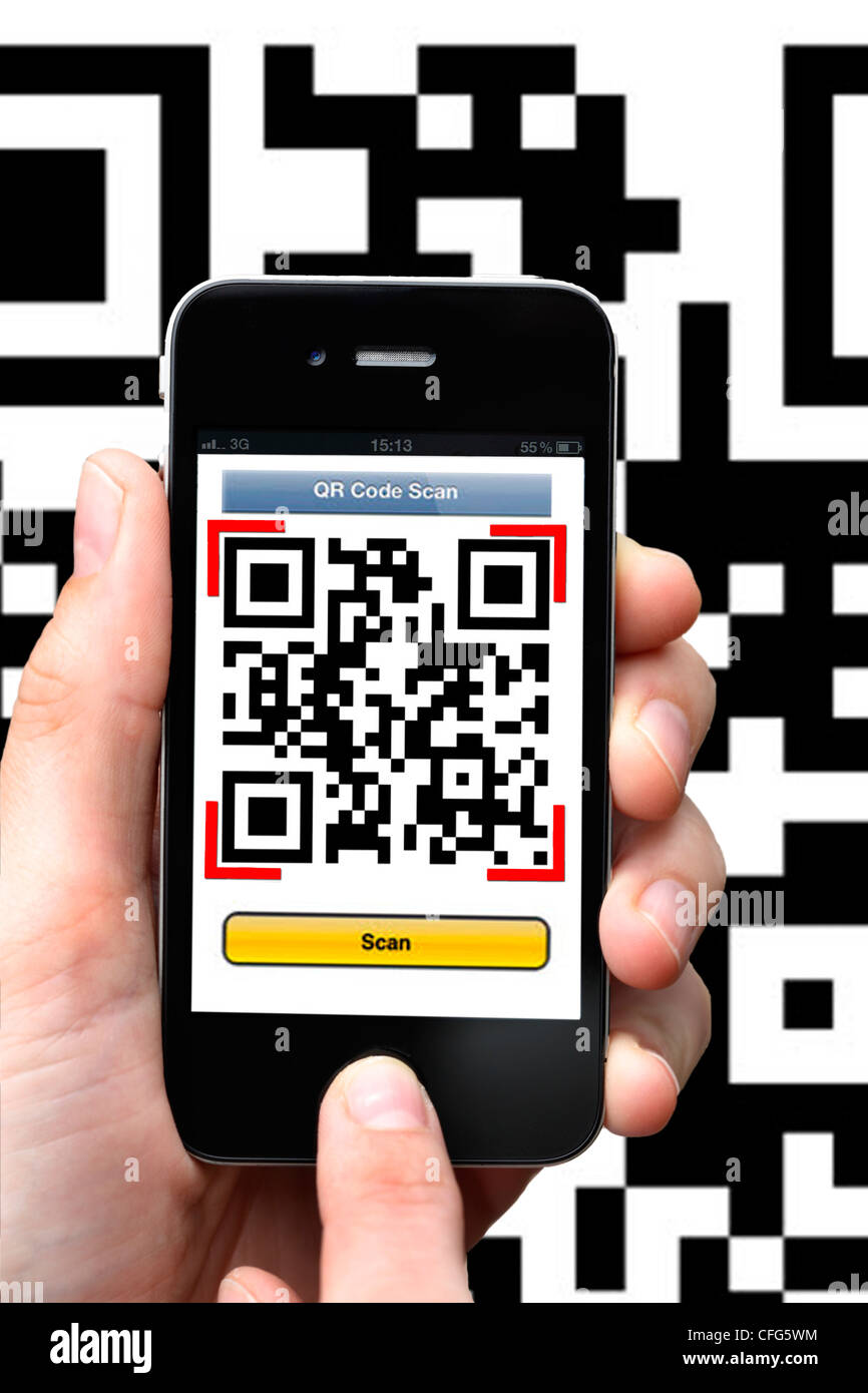 Un QR Code Reader, réponse rapide, l'appareil photo du téléphone mobile analyse l'information sur le QR-code signe. Banque D'Images