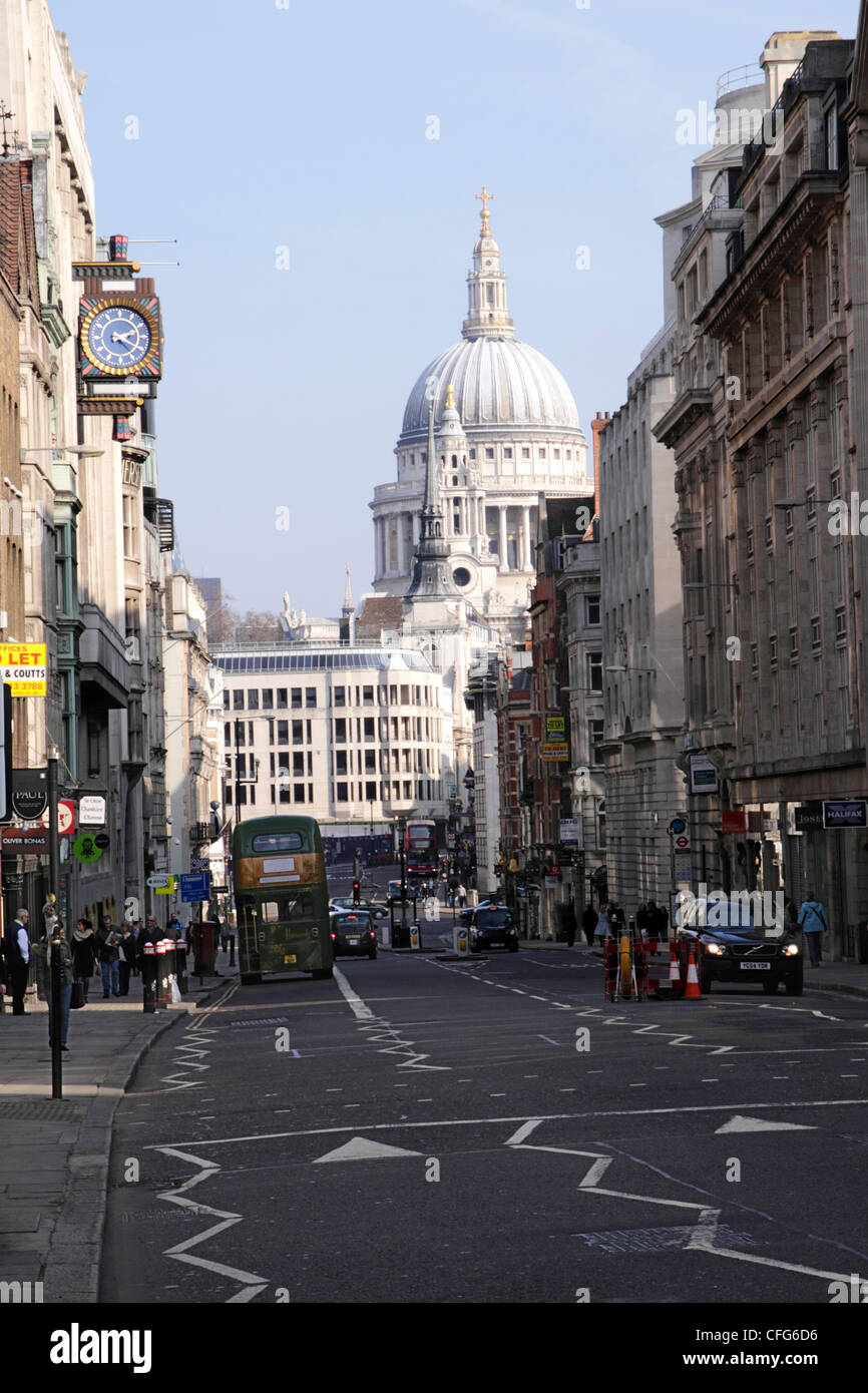 Fleet Street Londres vers la Cathédrale St Paul Banque D'Images