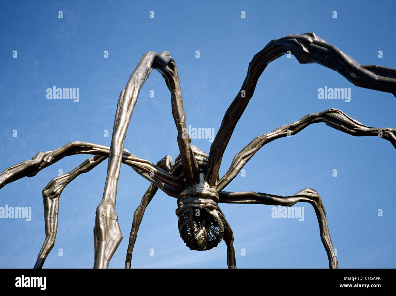 Louise Bourgeois sculpture en bronze maman (1999) à l'extérieur de la Kunsthalle de Hambourg. Banque D'Images