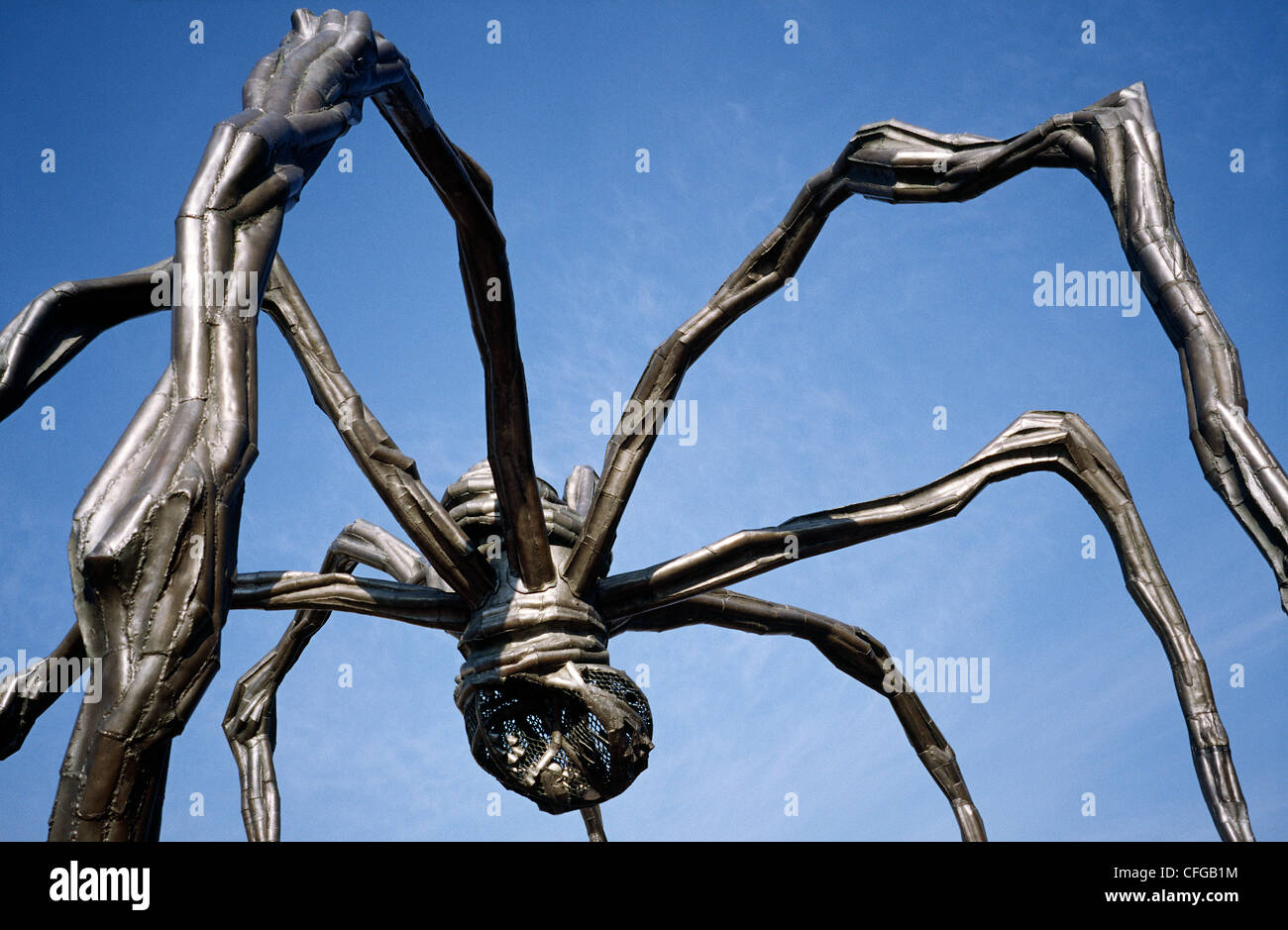 Louise Bourgeois sculpture en bronze maman (1999) à l'extérieur de la Kunsthalle de Hambourg. Banque D'Images