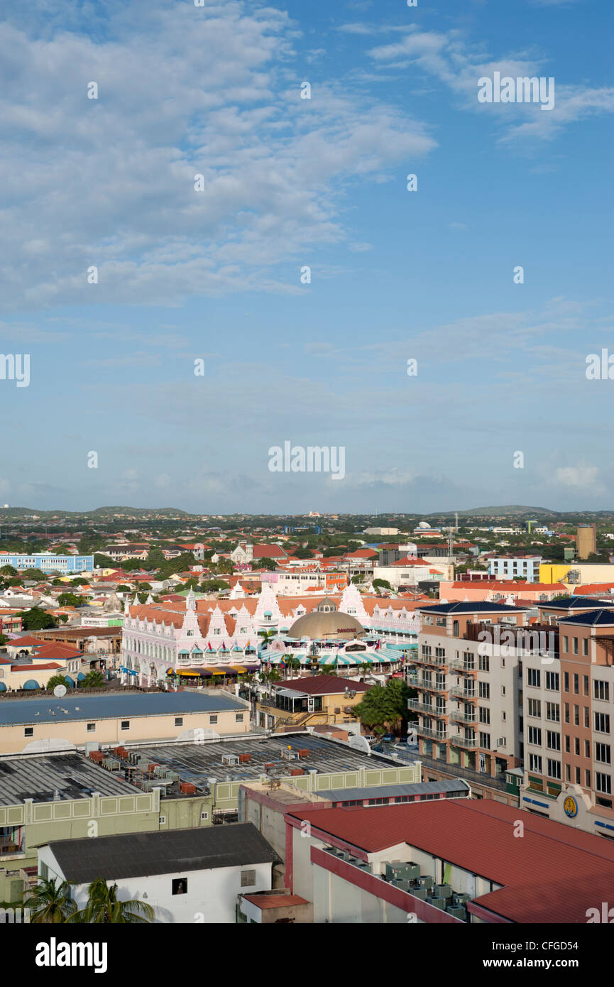 Une vue sur la ville d'Oranjestad, Aruba, les Caraïbes Banque D'Images