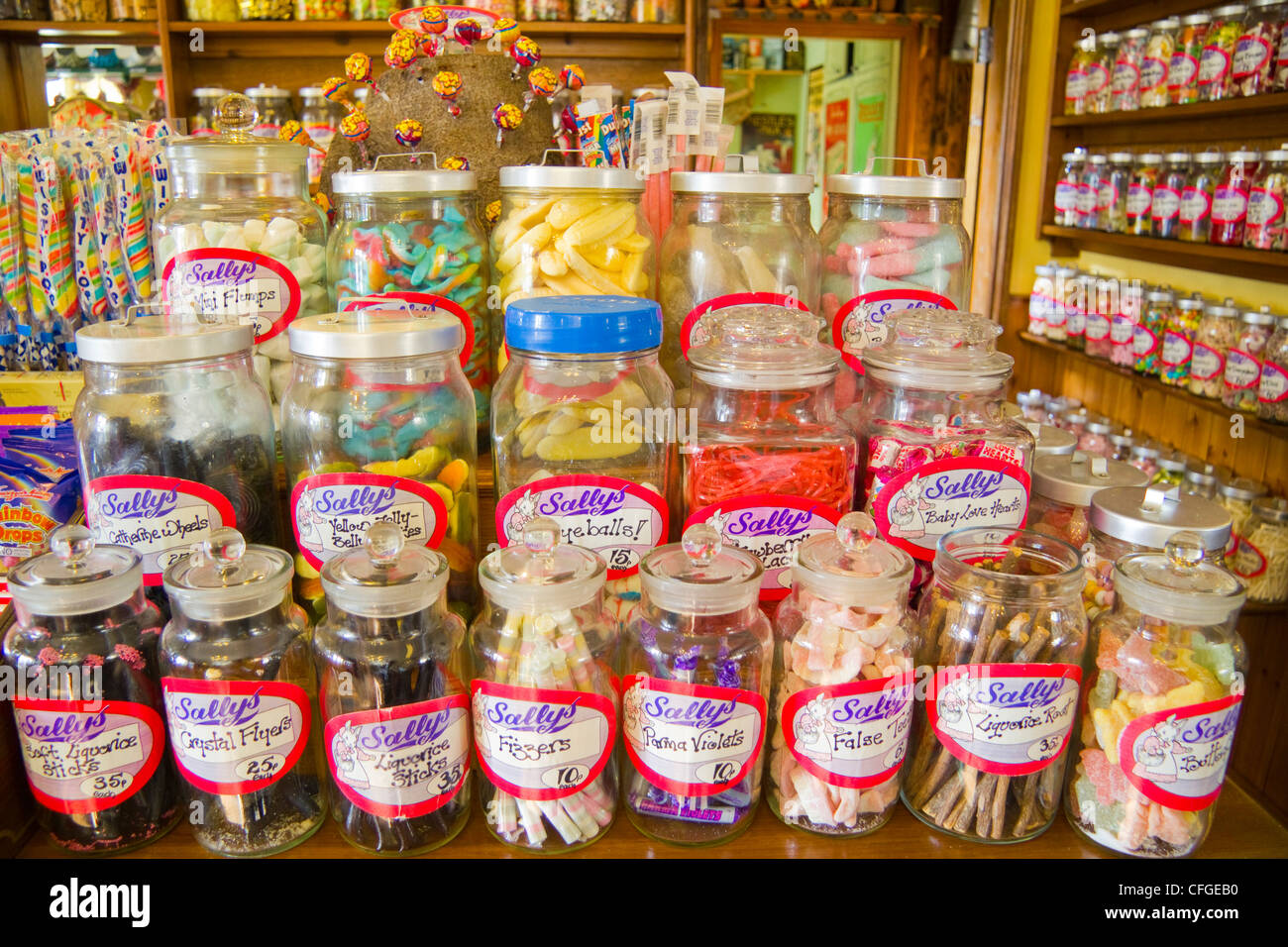 Des bonbons dans un magasin à Aramits Yorkshire Angleterre UK Banque D'Images