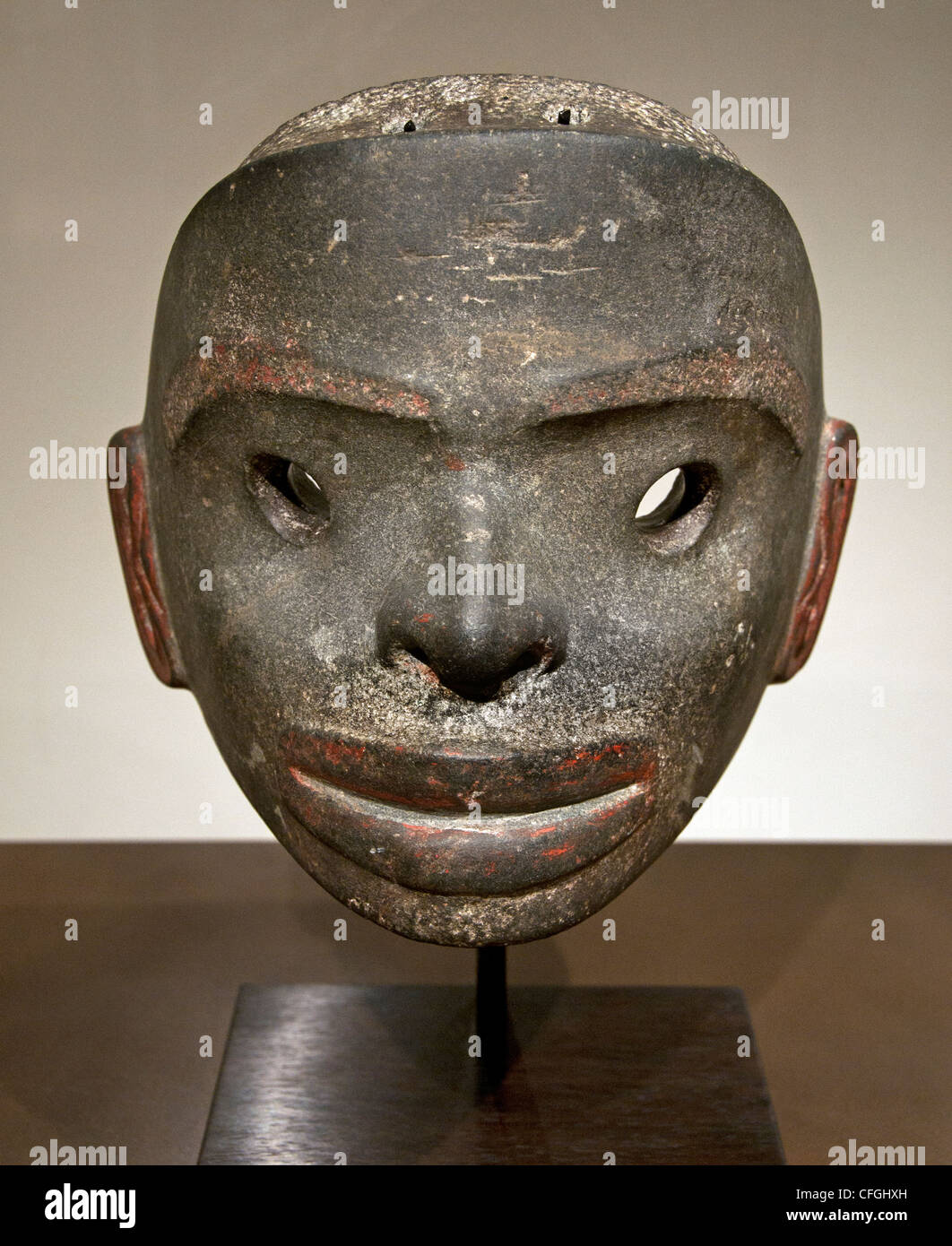 Masque en pierre des yeux ouverts Nisga'a Colombie-Britannique Canada 18 - 19e siècle Banque D'Images