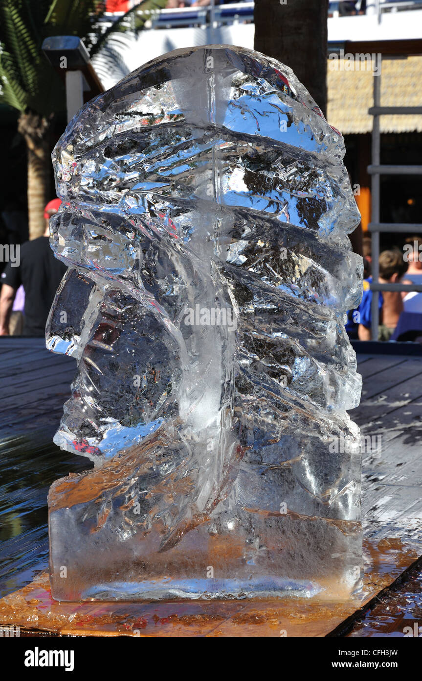 Bateau de croisière la sculpture sur glace - tête de chef indien Banque D'Images