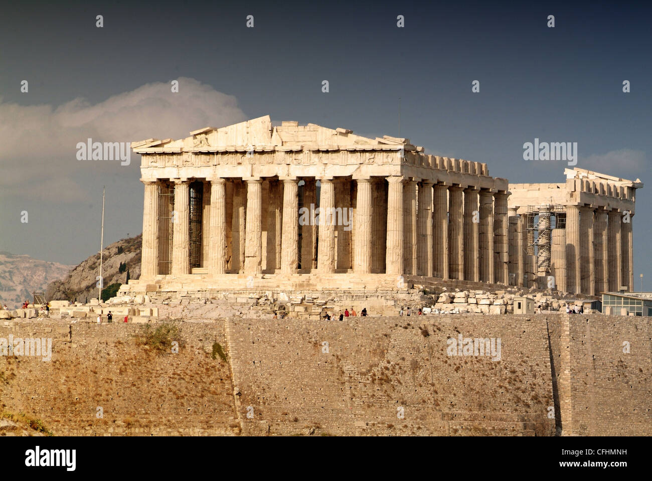 Colline Filopappou Athènes GRÈCE Vue de l'Acropole Banque D'Images