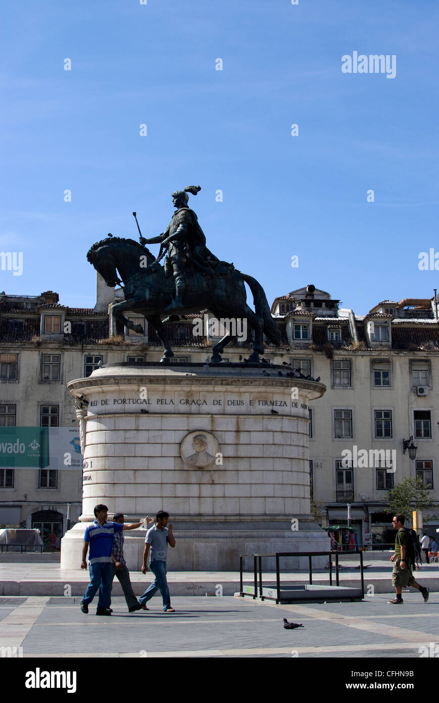 Statue d'un homme sur un cheval, place Figueira, Lisbonne, Portugal, Europe Banque D'Images