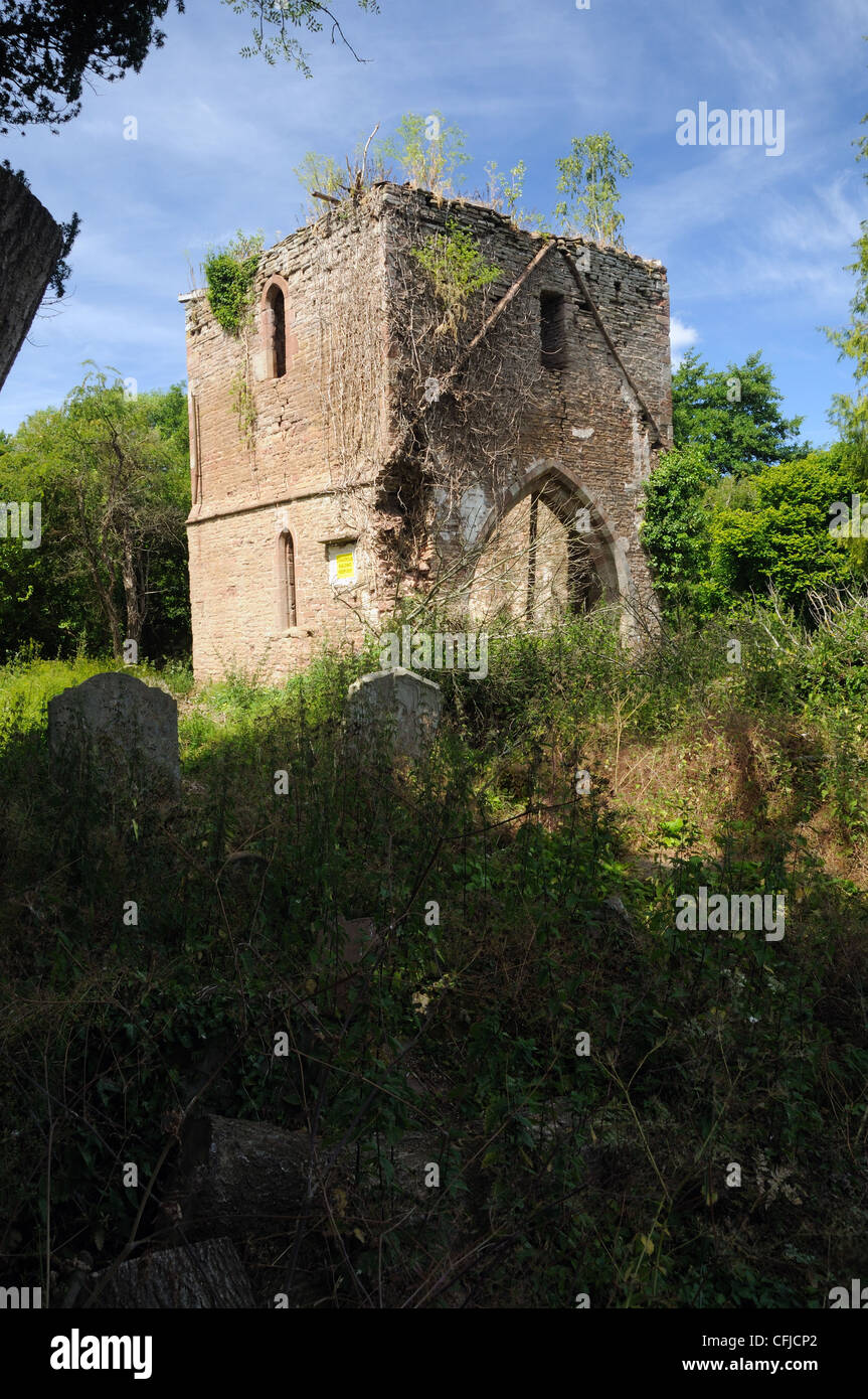 Les tristes vestiges de l'église à distance à Avenbury, près de Bromyard, Herefordshire, Angleterre Banque D'Images