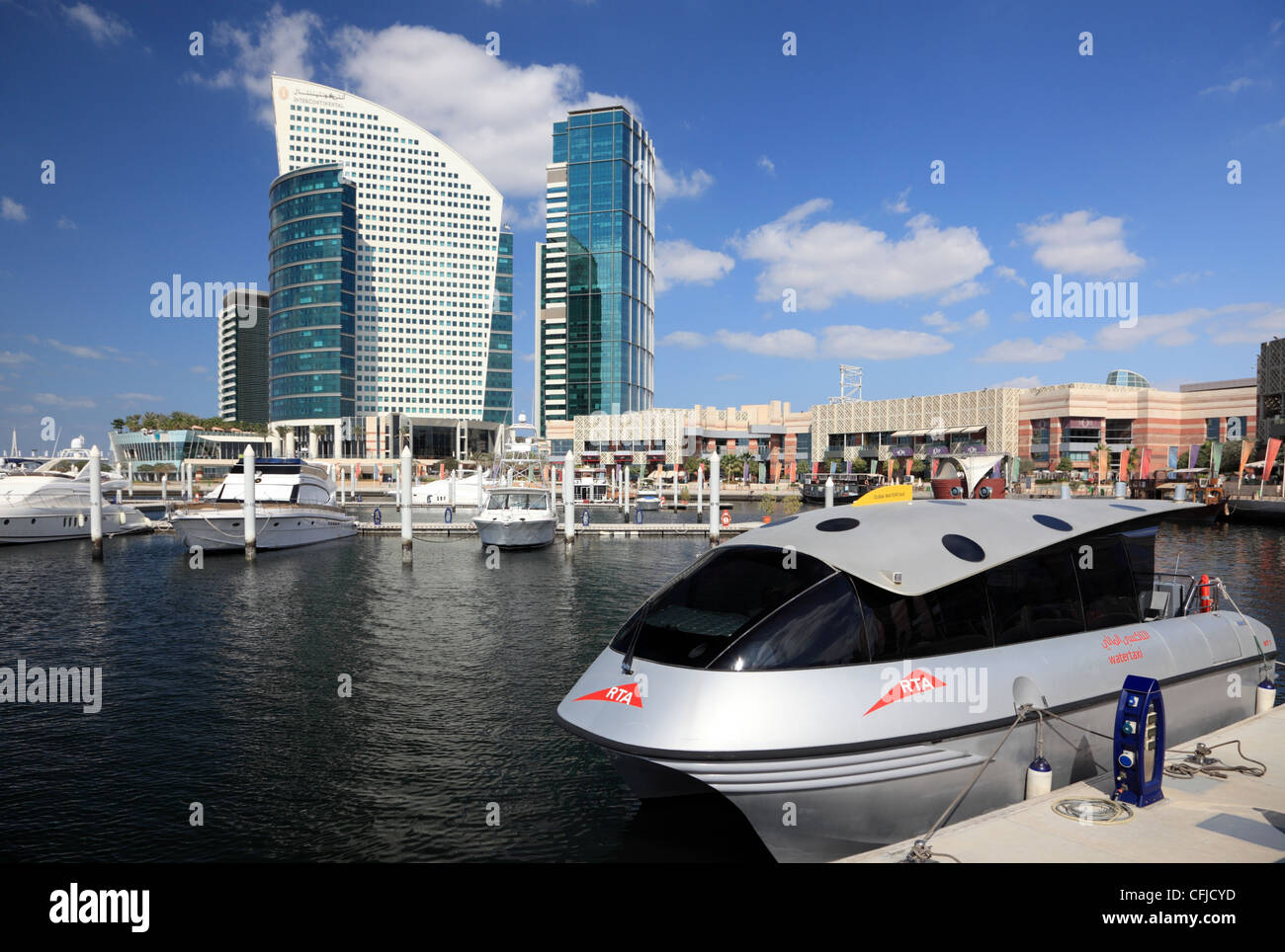 Taxi de l'eau à la Dubai Festival City, Émirats Arabes Unis Banque D'Images