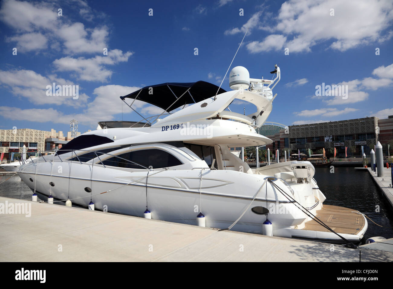 Bateau Yacht au Dubai Festival City, Émirats Arabes Unis Banque D'Images