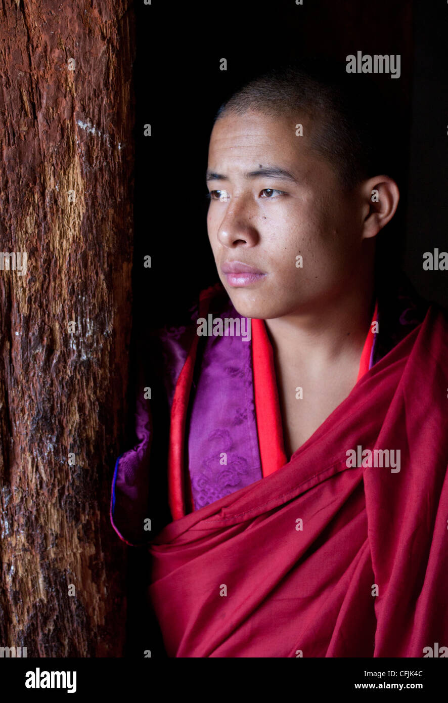 Jeune moine bouddhiste, Wangdue Phodrang (Wangdi), Bhoutan, Asie Banque D'Images