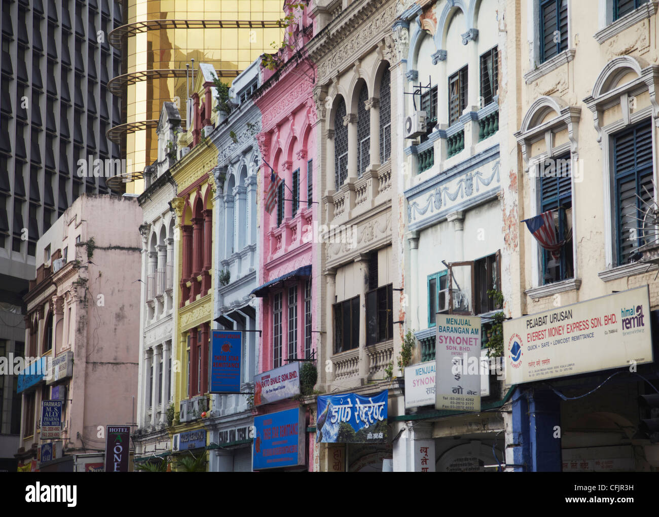 Maisons traditionnelles chinoises et gratte-ciel moderne, Chinatown, Kuala Lumpur, Malaisie, Asie du Sud, Asie Banque D'Images